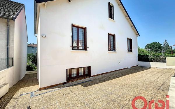 Maison à vendre    5 pièces • 116 m2 Désertines