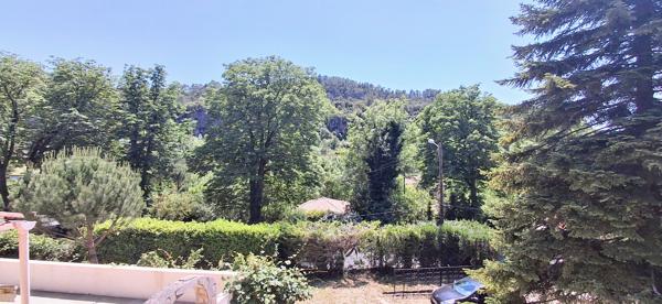 Villa avec piscine, garage et terrain BEDARIEUX