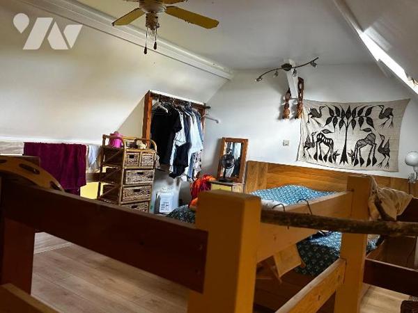 EXCLUSIF
Maison d'habitation ossature bois composée :
Pièce à vivre
Cuisine
Poêle à granulé...