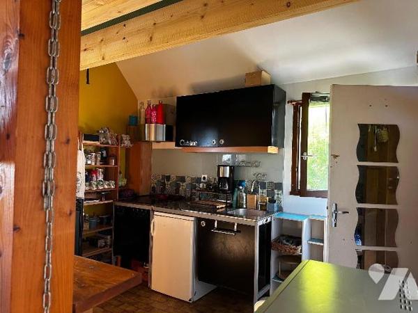 EXCLUSIF
Maison d'habitation ossature bois composée :
Pièce à vivre
Cuisine
Poêle à granulé...