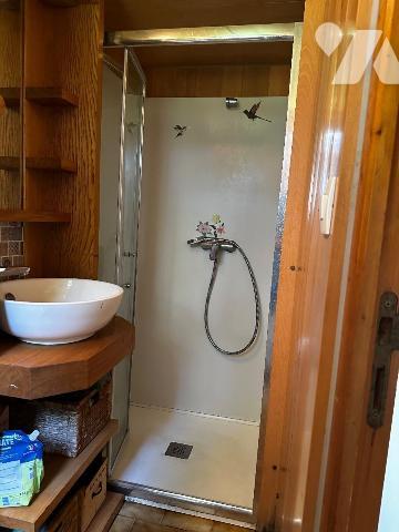 EXCLUSIF
Maison d'habitation ossature bois composée :
Pièce à vivre
Cuisine
Poêle à granulé...