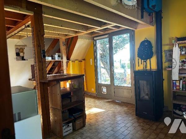 EXCLUSIF
Maison d'habitation ossature bois composée :
Pièce à vivre
Cuisine
Poêle à granulé...