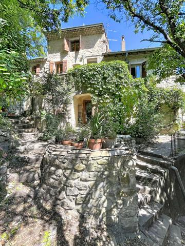 Ensemble immobilier Cruas composé de deux logements : 7 pièce(s) 166 m2