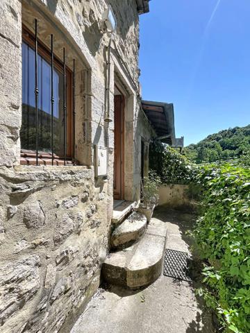Ensemble immobilier Cruas composé de deux logements : 7 pièce(s) 166 m2