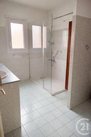 Maison à vendre  4 pièces - 111 m 2   STE MARIE LA MER  - 66