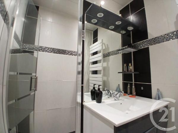 Maison à vendre  5 pièces - 133,50 m 2   DOMERAT  - 03