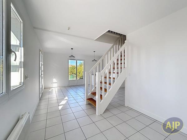Maison à vendre Audenge - 4 pièces, 85m² avec 3 chambre(s) à 349 800€ - AJP Immobilier Audenge