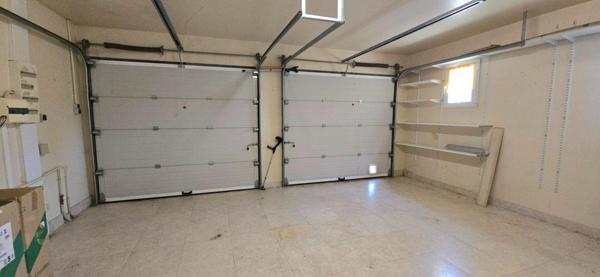Maison individuelle de standing, avec piscine et double garage