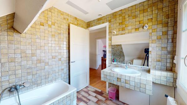 Maison sur sous-sol -Nevers 104 m2