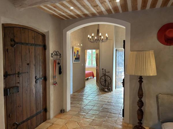 Propriété de Charme au coeur du Domaine et Golf de Pont Royal avec Vue Sur Golf