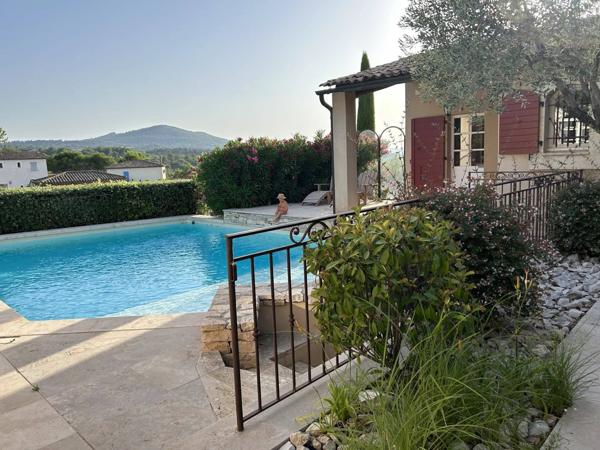 Propriété de Charme au coeur du Domaine et Golf de Pont Royal avec Vue Sur Golf