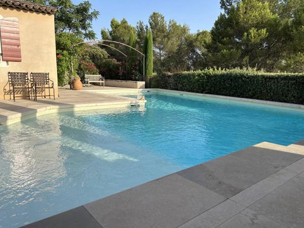 Propriété de Charme au coeur du Domaine et Golf de Pont Royal avec Vue Sur Golf