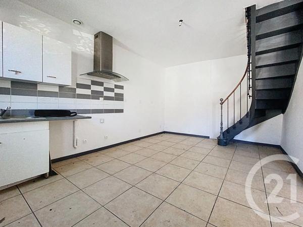 Maison à vendre  3 pièces - 69,89 m 2   CUSSET  - 03