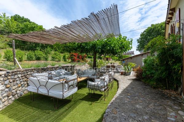 A vendre Authentique demeure de charme avec gîte indépendant à Mallemoisson (04)