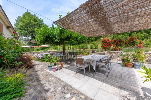 A vendre Authentique demeure de charme avec gîte indépendant à Mallemoisson (04)