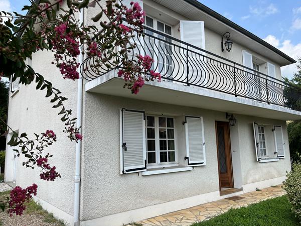 A vendre quartier Saint Georges - Maison avec garage et jardin.