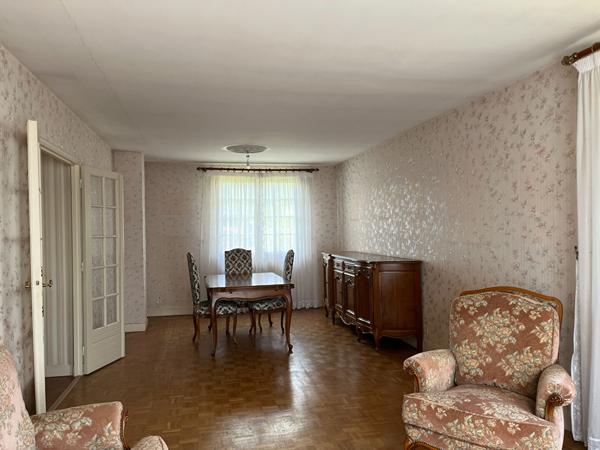 A vendre quartier Saint Georges - Maison avec garage et jardin.