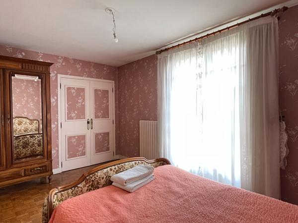 A vendre quartier Saint Georges - Maison avec garage et jardin.