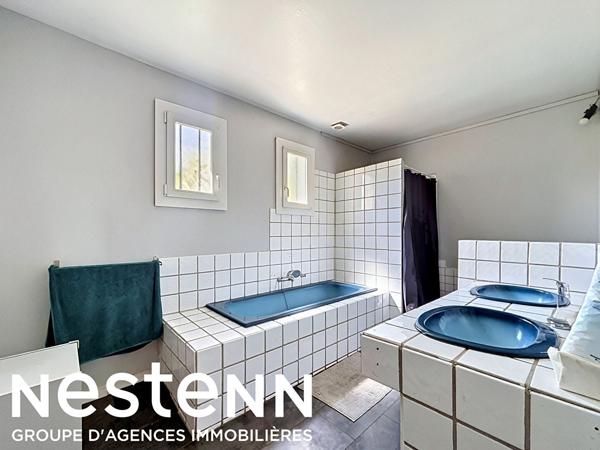 Maison individuelle 137 m² avec garage, piscine et 4 chambres à Eyguières, Investissement locatif