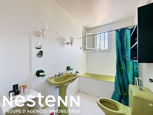 Maison individuelle 137 m² avec garage, piscine et 4 chambres à Eyguières, Investissement locatif
