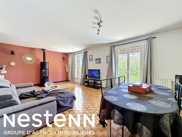 Maison individuelle 137 m² avec garage, piscine et 4 chambres à Eyguières, Investissement locatif