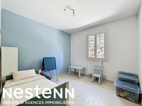 Maison individuelle 137 m² avec garage, piscine et 4 chambres à Eyguières, Investissement locatif
