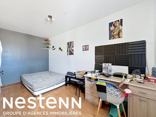 Maison individuelle 137 m² avec garage, piscine et 4 chambres à Eyguières, Investissement locatif