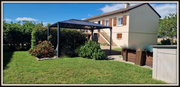 Maison à vendre 5 pièces SENNECE LES MACON (71)terrain clos 1600 m² piscine