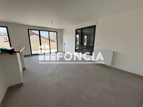 Location Appartement 3 pièces 74.9 m² - 1/3/5 Rue Helvétius Bagnolet 93170