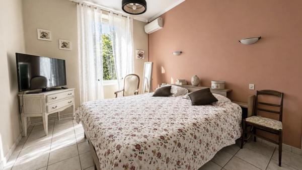 MIRAMAS (13) | Magnifique maison de ville T7 (4 chambres) de 150 m² sur terrain de 402 m² et stationnements privatifs