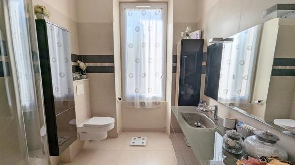 MIRAMAS (13) | Magnifique maison de ville T7 (4 chambres) de 150 m² sur terrain de 402 m² et stationnements privatifs