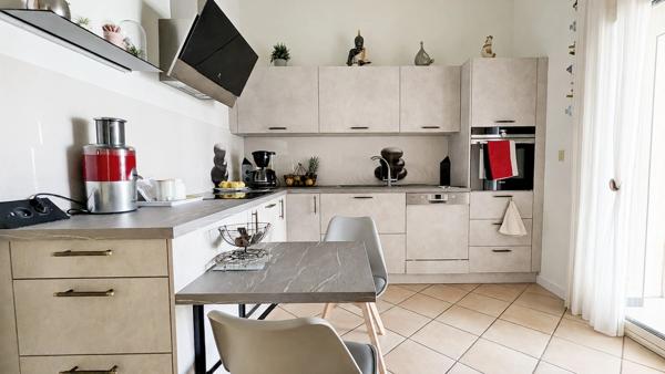 MIRAMAS (13) | Magnifique maison de ville T7 (4 chambres) de 150 m² sur terrain de 402 m² et stationnements privatifs