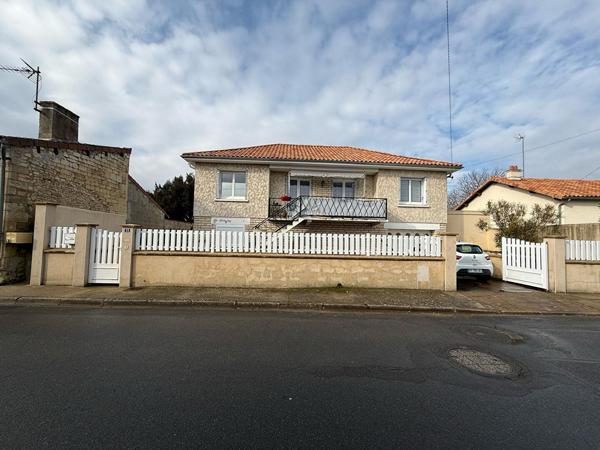 86200 LOUDUN Maison Loudun 5 pièce(s) 119 m2
