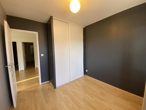 Maison indépendante mitoyenne par son garage, avec jardin – Impasse Guilloux, Saint Genis Laval- Disponible !