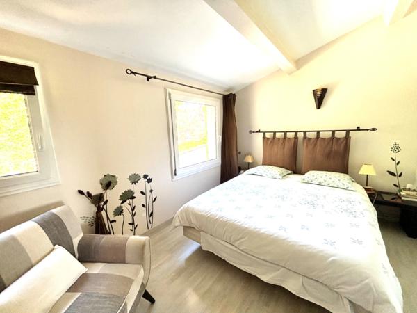 Dpt Var (83), à vendre FREJUS Tour de mare maison P6 de 156 m² - Terrain de 1790 m²