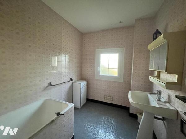 A VENDRE REMUNGOL Vaste maison sur sous-sol complet