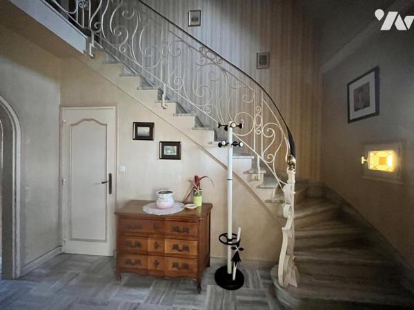 A VENDRE REMUNGOL Vaste maison sur sous-sol complet