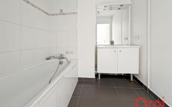 Appartement à vendre    4 pièces • 80,73 m2 Saint-Denis