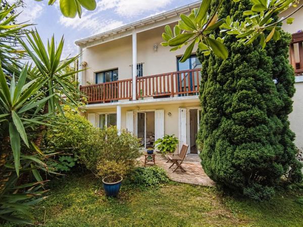 Maison à NANTES, 44100 - 9 pièces 250m²