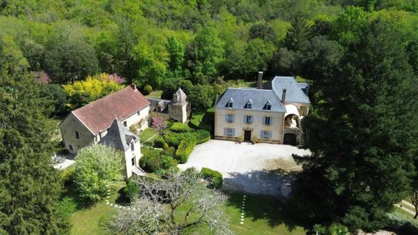 Maison ancienne - Sarlat-la-caneda Manoir de caractère avec gîtes et piscine proche Sarlat