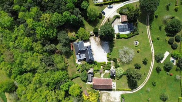 Maison ancienne - Sarlat-la-caneda Manoir de caractère avec gîtes et piscine proche Sarlat