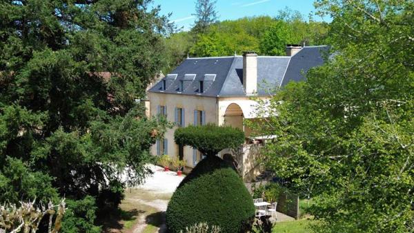 Maison ancienne - Sarlat-la-caneda Manoir de caractère avec gîtes et piscine proche Sarlat