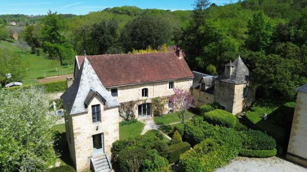 Maison ancienne - Sarlat-la-caneda Manoir de caractère avec gîtes et piscine proche Sarlat