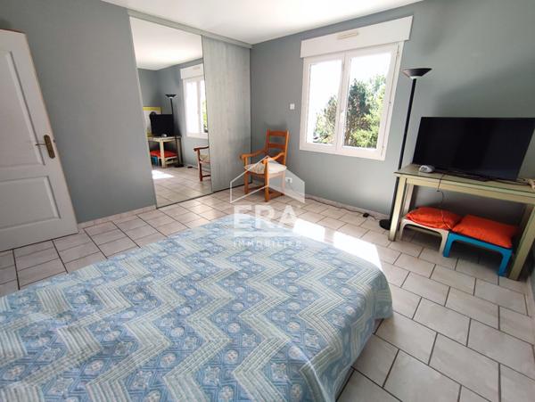 Maison d'architecte , Pesmes 6 pièce(s) 250 m² sur un terrain clôt et arboré de 5600 m²