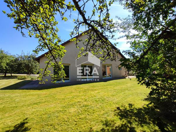 Maison d'architecte , Pesmes 6 pièce(s) 250 m² sur un terrain clôt et arboré de 5600 m²