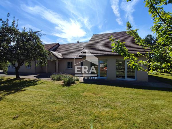 Maison d'architecte , Pesmes 6 pièce(s) 250 m² sur un terrain clôt et arboré de 5600 m²