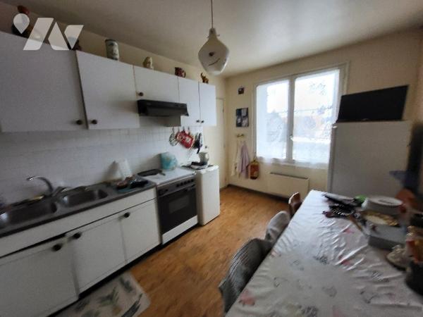 Situé dans la copropriété des Pervenches cet appartement au 3ème étage