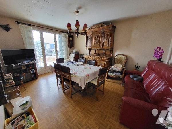 Situé dans la copropriété des Pervenches cet appartement au 3ème étage