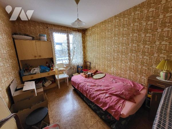 Situé dans la copropriété des Pervenches cet appartement au 3ème étage