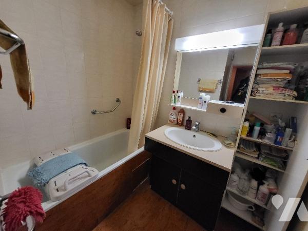 Situé dans la copropriété des Pervenches cet appartement au 3ème étage